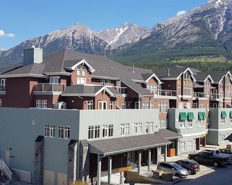 صنسيت ماونتن إن آند سبا - كانمور - مبنى