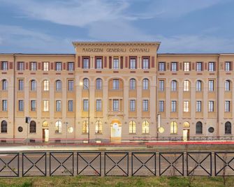 B&b Hotel Piacenza - Piacenza - Bygning