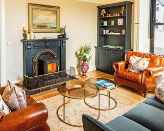 Large 4 Bedroom House in Waterville, Ring of Kerry on the Wild Atlantic Way - Waterville - Living room
