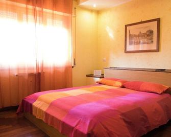 Belon B&b Poli Casilino - Rome - Bedroom