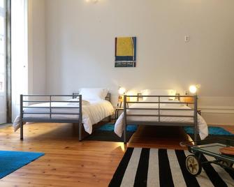 Dona Emília Guest House & Studio Apartment Building - Viana do Castelo - Bedroom