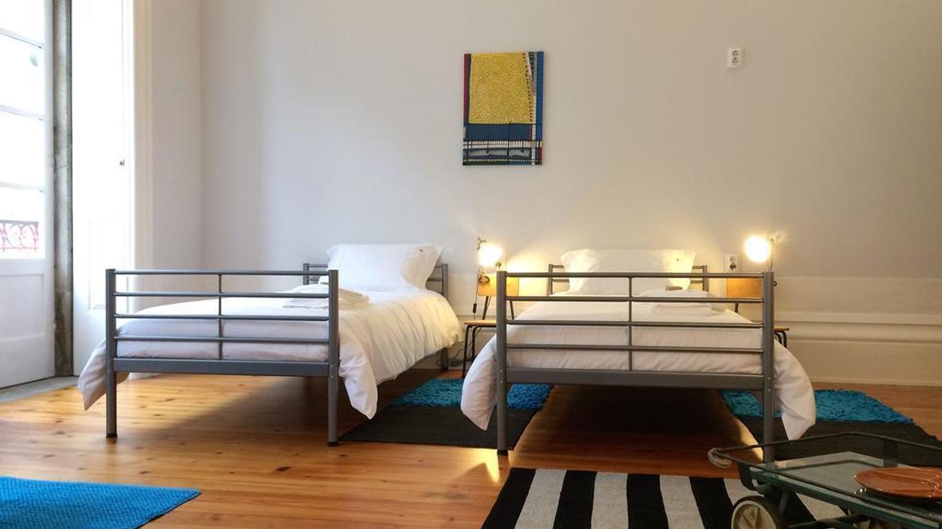 دونا إيميليا جيست هاوس