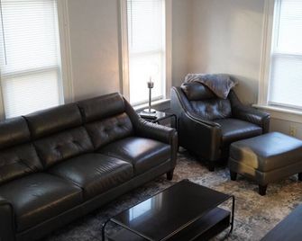 Charming 2-bedroom apartment in Adrian with WiFi access - Adrian - Obývací pokoj