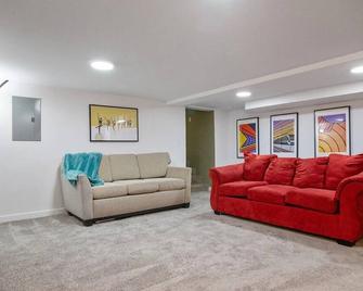 Nostalgic Warhol 2bd Apartment - Logan - Wohnzimmer