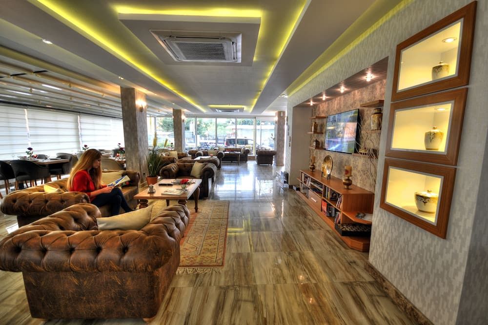 Golden Deluxe Hotel - אדנה - טרקלין