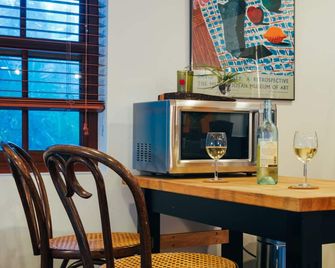 Ah We Wa Premier Cottage in the Grove - Miami