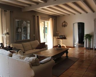 La Bastide du Bouchou - Six-Fours-les-Plages - Huiskamer