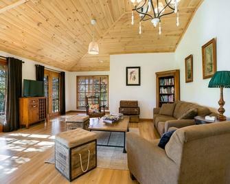 Taradale House Estate Boutique Retreat - Metcalfe - Sala de estar