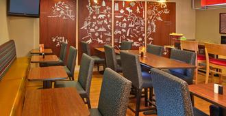 TownePlace Suites by Marriott Orlando East/UCF Area - Orlando - Restoran