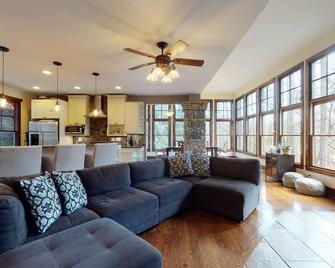 The Shoreland Home on Lake Lanier With Dock - Buford - Living room