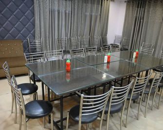 Mansarover Hotel & Banquets - Bareilly