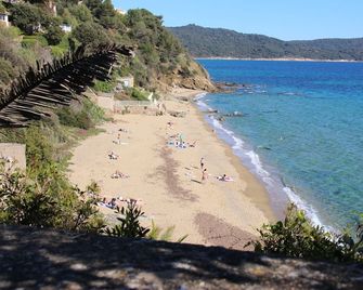 One-Storey And Small Provencal Farmhouse - La Croix-Valmer - Strand