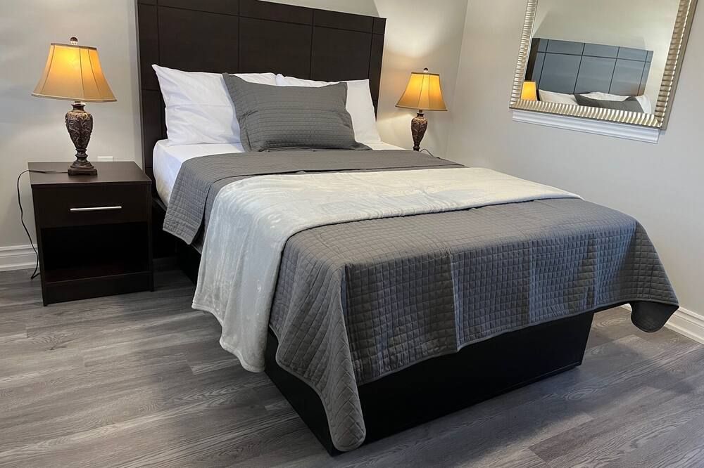 Miracle Motel - Chatham-Kent