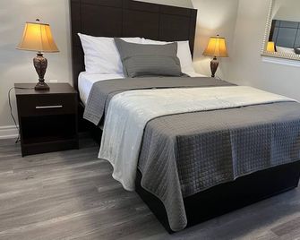 Miracle Motel - Chatham-Kent