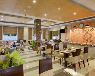 Nidhivan Sarovar Portico Vrindavan - Mathura - Restaurante