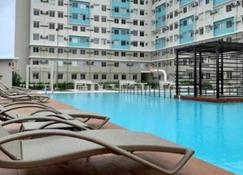 2BR Cozy Seaside Condo in Dumaguete - Dumaguete City - Zwembad