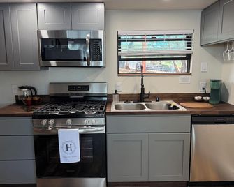 Highcrest Farms Bed & Breakfast Carriage House Cottage Stays Cameron Park, Ca - 카메론 파크 - 주방