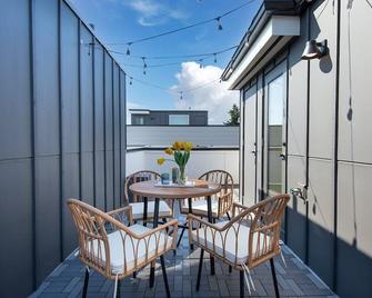 Brand New Modern Home with Seattle City View|95 ws - Seattle - Balcony