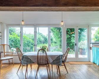 2 Bedroom Accommodation In Ten Mile Bank - Downham Market - Dining room