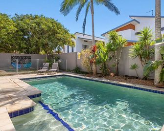 Ocean Blue - 5 Bedroom Pet-Friendly Beachside Home - Kingscliff - Pool