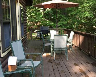 Lakefront All-Season Beauty And Fun! - Jaffrey - Balcón