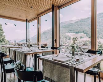 Naturhotel Chesa Valisa - Hirschegg - מסעדה