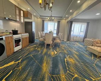 Capital Tower - Apartments and Services - Ulaanbaatar - Eetruimte