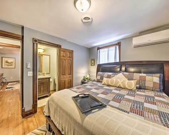 The Farm House with Deck and Historic Charm! - Tonganoxie - Bedroom