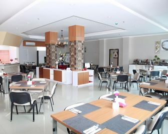 Tc Damhil Ung - Gorontalo - Restaurace