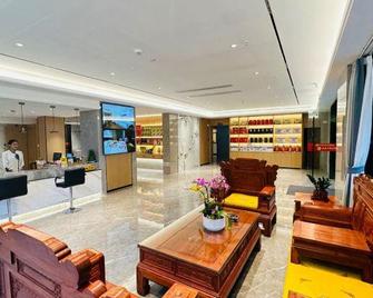 Longquan Garden Hotel (Haikou Pearl Square Qilou Old Street Branch) - Haikou - Lobby