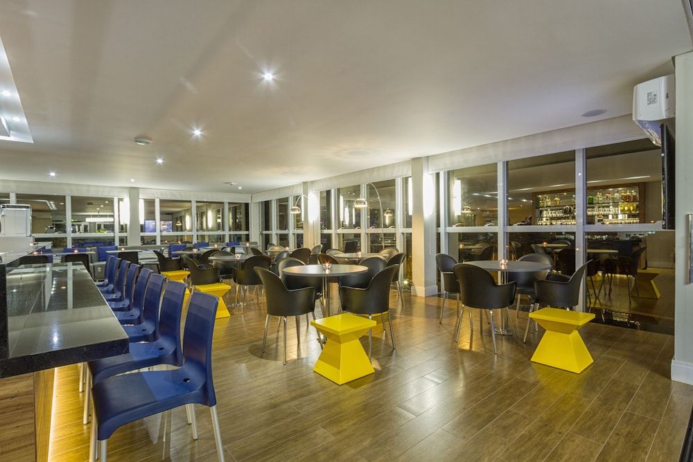 لو كانارد جوينفيل - جوينفيل - مطعم