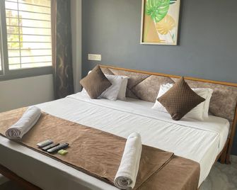 Hotel Shri Shridhar Guest House - Ujjain - Bedroom