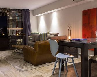 Nehotel Nueva Estancia - לאון - סלון