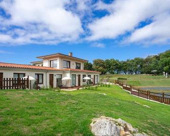 La rexidora appto rinoceronte lanudo - Cuerres - Edifício