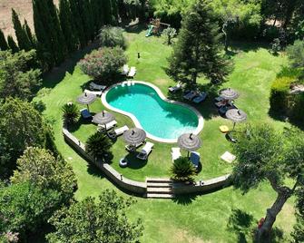 Hotel Rural Nou Dalt Muntanya - Orient - Zwembad