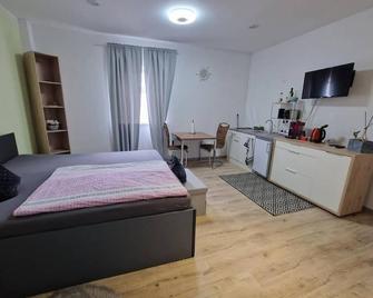Ibo-Apart 1 Zimmer Apartment In Herzogenaurach - Herzogenaurach - Schlafzimmer