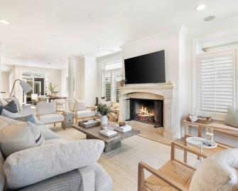 Crystal Cove by AvantStay Gorgeous Charming Newport Home - Newport Beach - Sala de estar