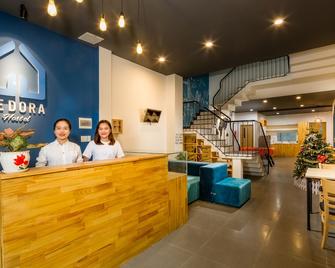 Fedora Hostel - Da Nang - Front desk