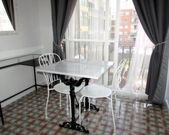 Pensió Cerdanya - Barcelona - Dining room