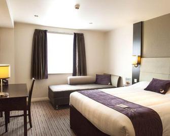 Premier Inn Manchester West Didsbury - Manchester - Bedroom