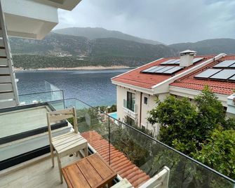 Korsan Ada Hotel - Kaş - Balcón