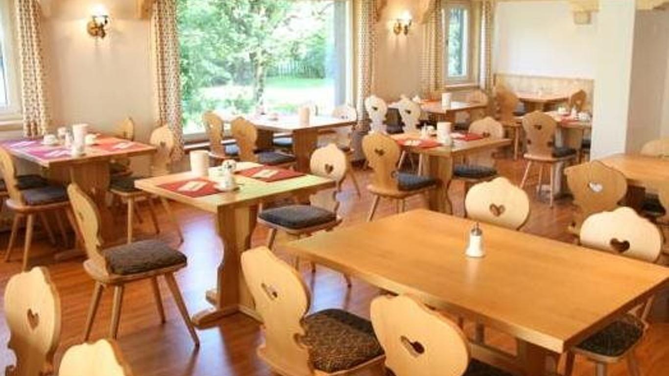 Cresta Hotel