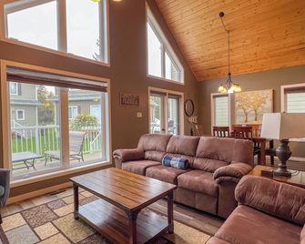 Geiler Corner Resort - Wasagaming - Living room