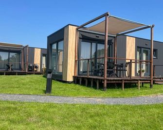 Modern house with a beautiful view of Friesland - Menaam - Building