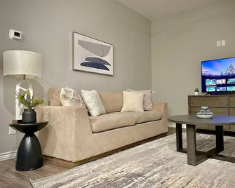 Family worker friendly byChoctaw LongStayDiscount - Durant - Salon
