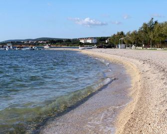 Studio flat with balcony and sea view Biograd na Moru, Biograd (AS-5282-a) - Biograd na Moru - Strand