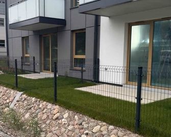 Cozy & Bright Apartment with Parking and Garden by Noclegi Renters - Gdansk