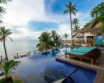 Yemaya Reefs, a Small Luxury Hotel - Little Corn Island - Building