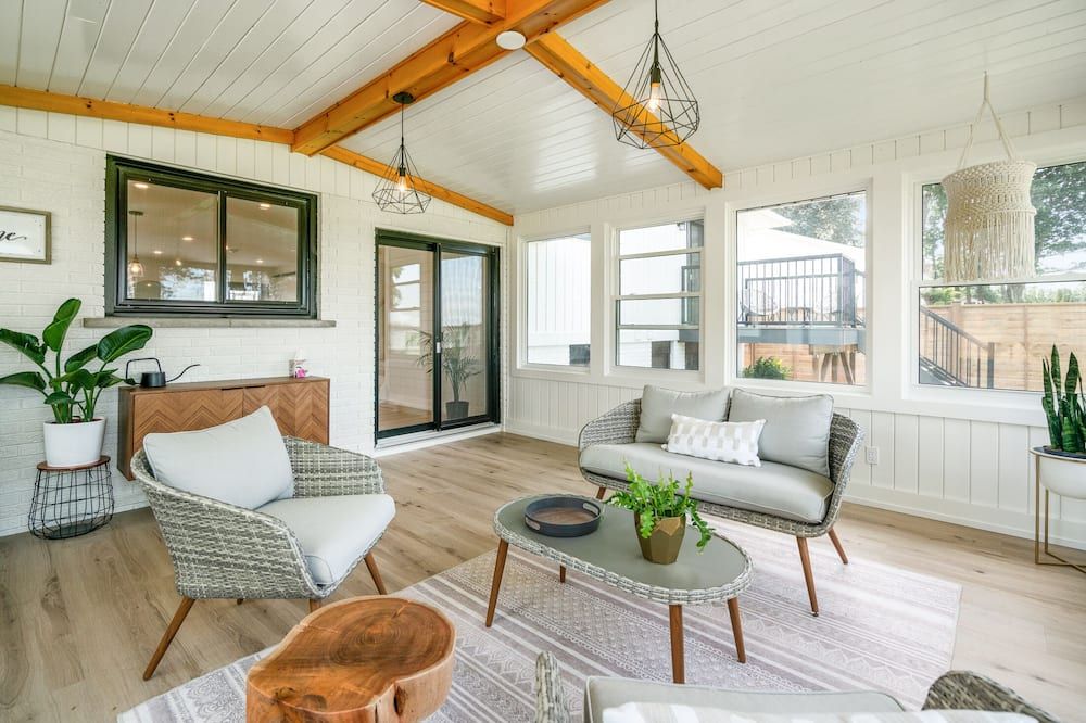 Living room view of Country Living in the Heart of Niagara on the Lake