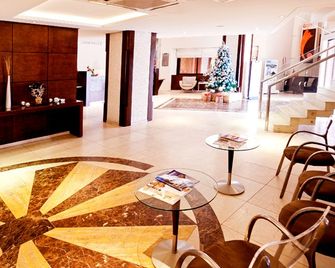 Blue Tree Towers Joinville - Joinville - Lobby